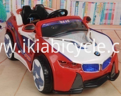 Cavalca in macchina con porta mp3